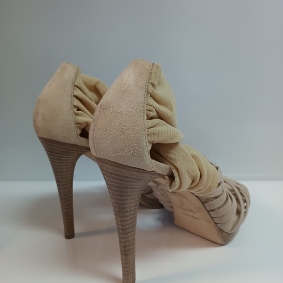 FENDI STRAPPY SANDALS - Picture 13 of 17